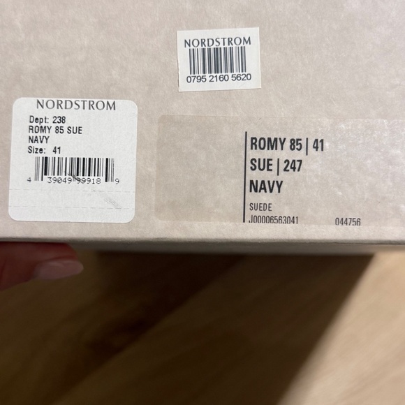 Jimmy Choo - Romy Suede - Size 41 - Picture 6 of 6